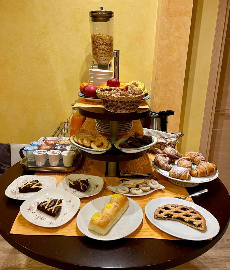 Hotel Visconti การ์ดาโน อัล กัมโป ภายนอก รูปภาพ
